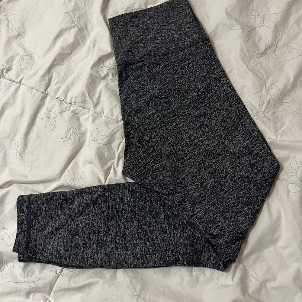 HighRise Lululemon Grey Crop